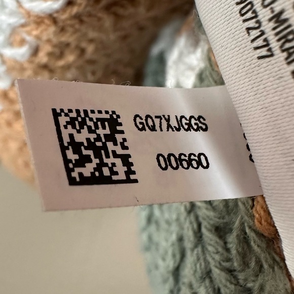 American Eagle Outfitters Tan and Green Crew Neck Sweater Size Small - Picture 5 of 7